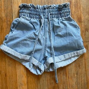 Forever 21 High waisted Paperbag denim jean shorts Size: Small